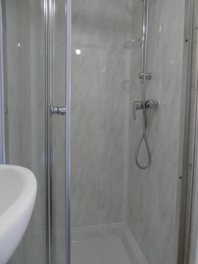 Bridge Street En Suite Rooms Merthyr Tydfil Exterior photo
